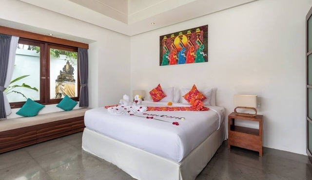 Villa Isabella, Beautiful Luxury 3 Br Villa in Seminyak