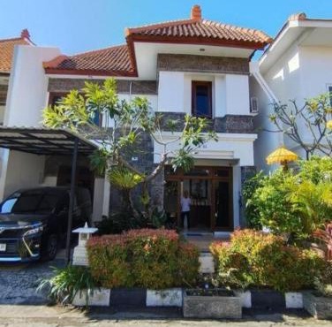 Villa Mimi Mesari Kuta Bali