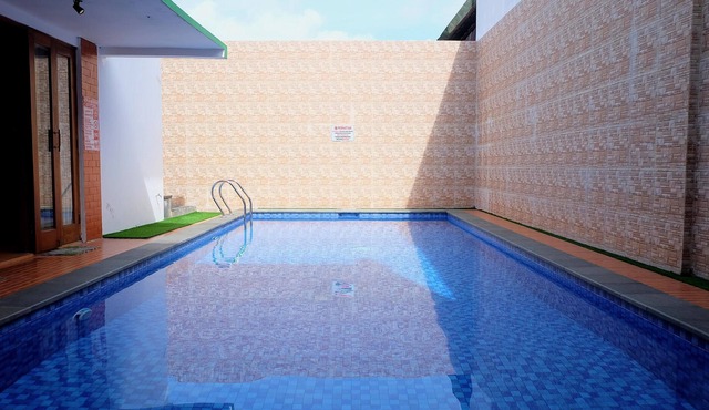 Villa Wirosaban with Private Pool by Simply Homy