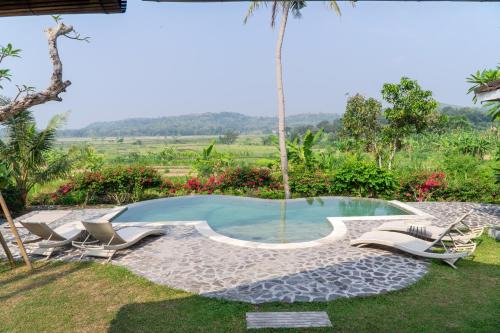 Villa With Stunning Paddy Field Views - Kasongan Yogyakarta