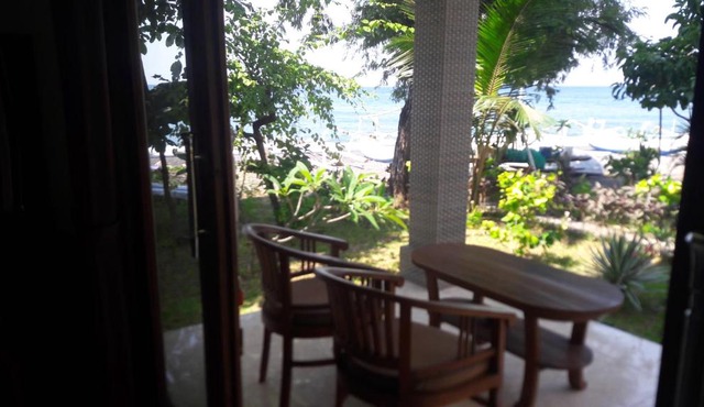 Warung Pantai Bungalows