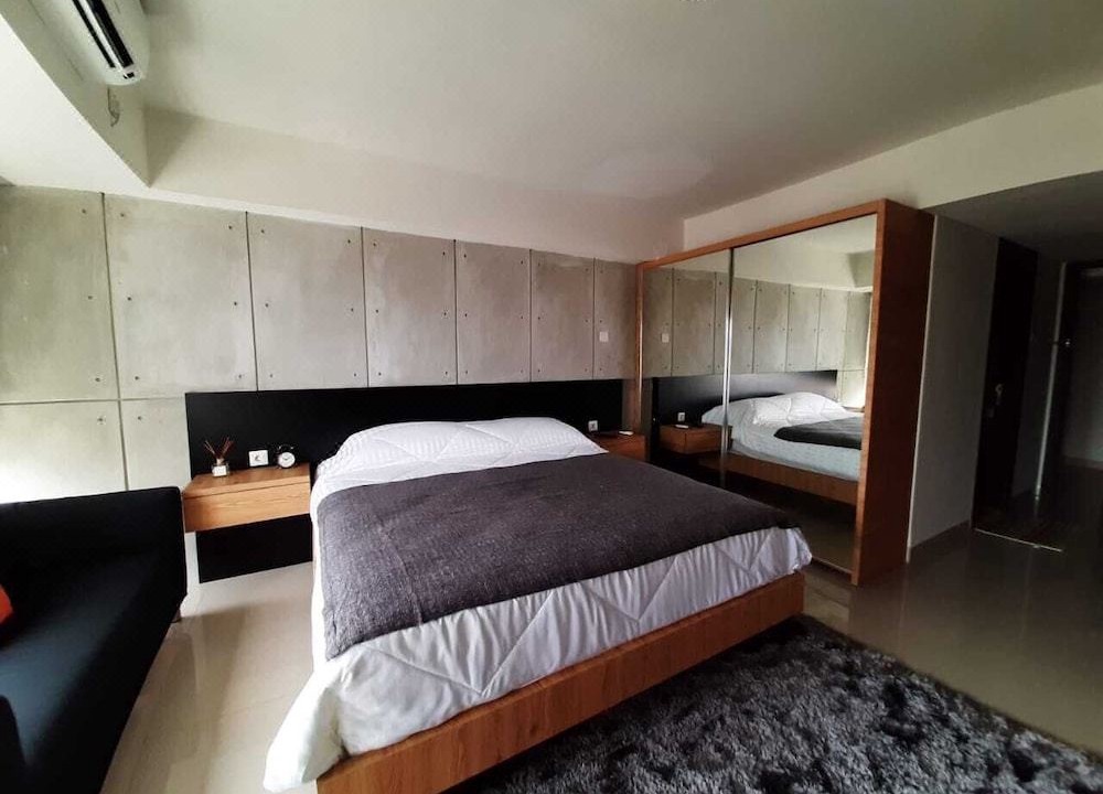 Jatinegara Hotel | Cozy the H Residence by Bonzela Property