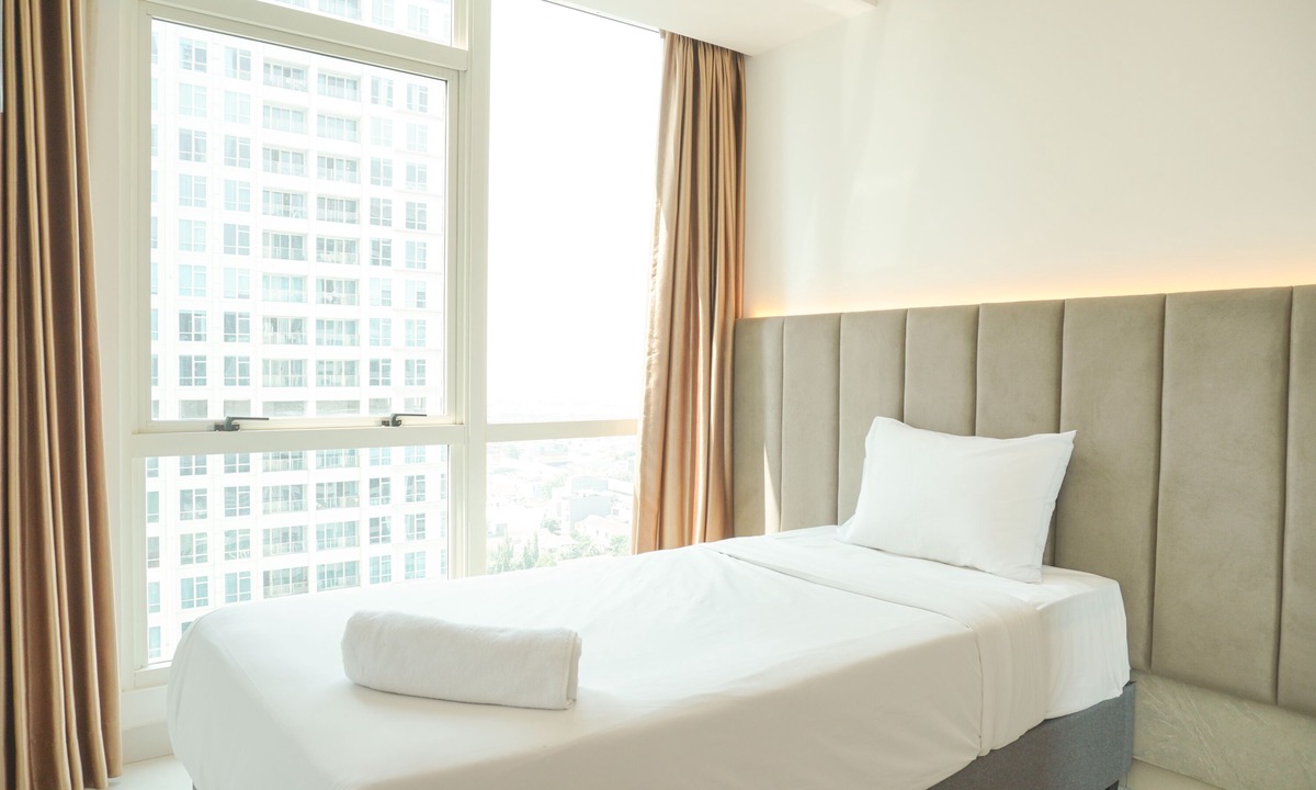 Kelapa Gading Timur Apartment | Warm And Elegant 2Br At The Kensington Royal Suites Apartment