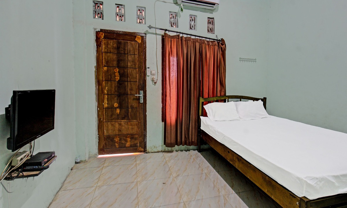 Praya Hotel | Hotel O Homestay Bang HajiNearLapangan Penujak (Inen Gonggang)