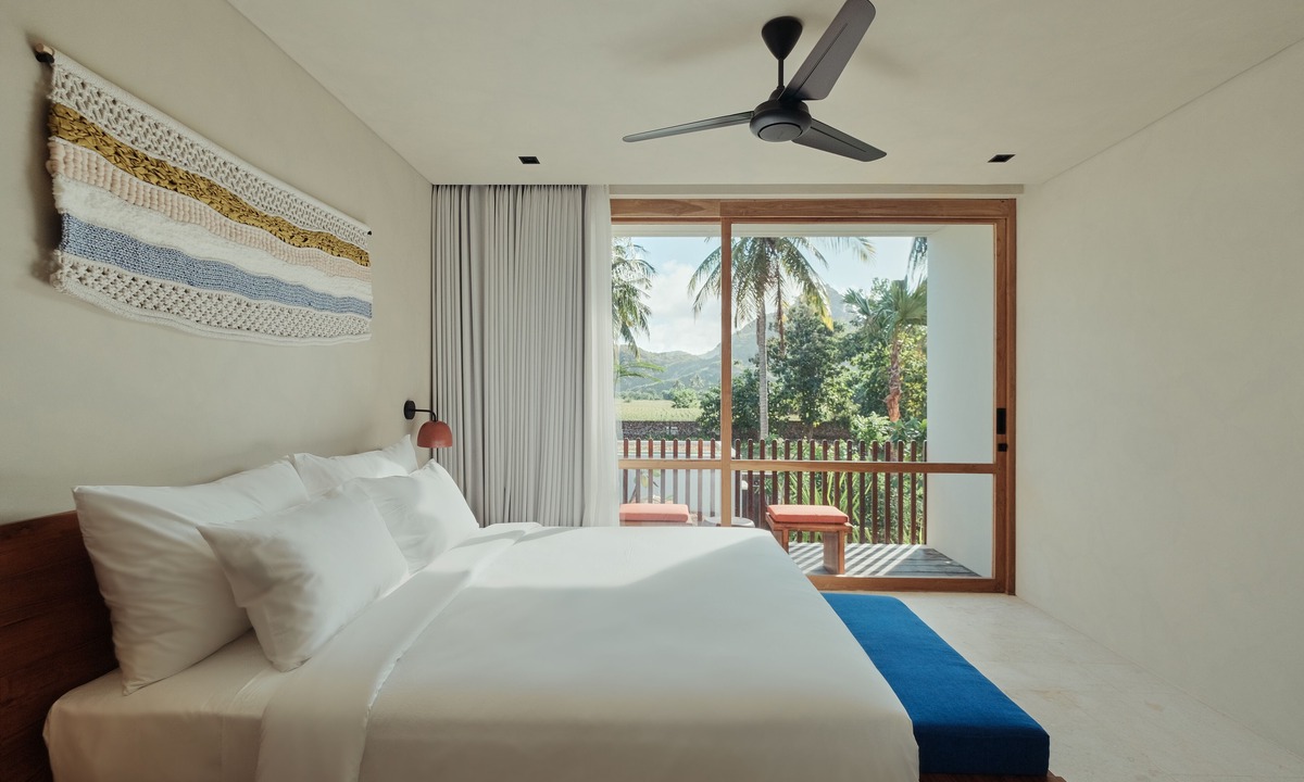Selong Belanak Hotel | Boni Beach Hotel & Restaurant