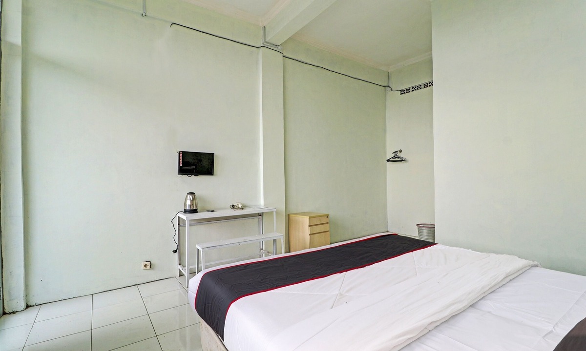 Parongpong Hotel | Capital O 91466 Hotel Neu Backpacker Tf Syariah (smk Tb)
