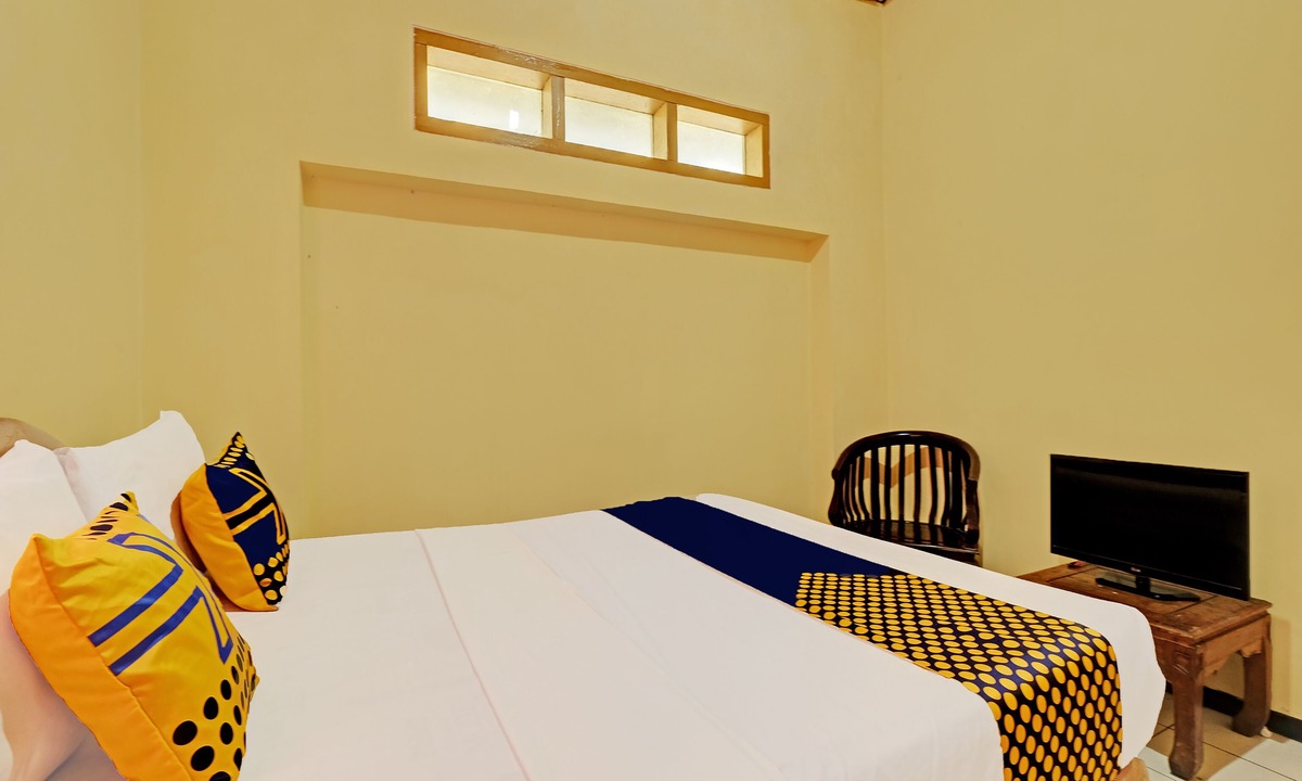 Kopeng Hotel | SPOT ON 92408 Hotel Renata 2