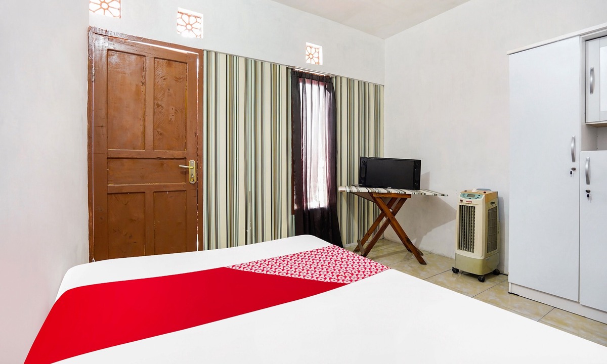 Pasuruan Hotel | OYO 91827 Tutus Homestay Syariah