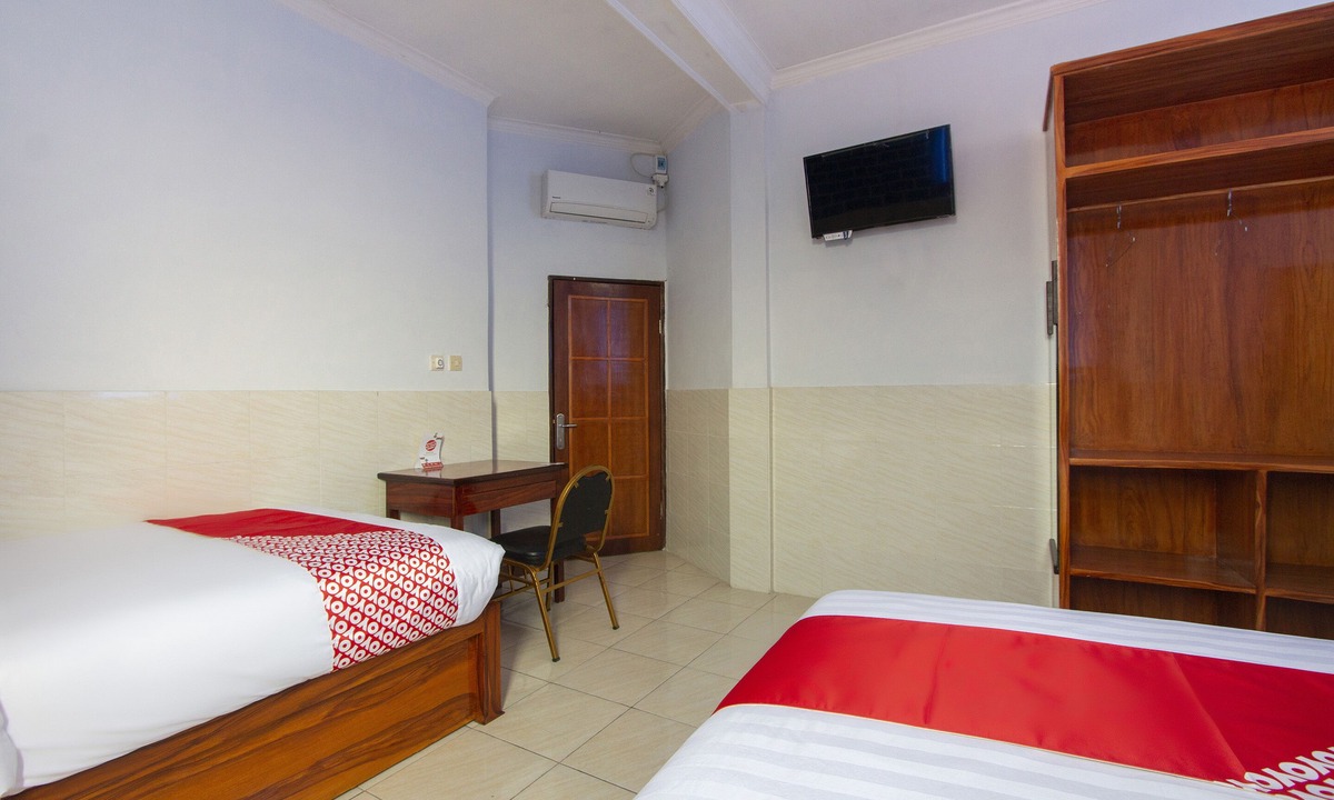 Malang Hotel | OYO Life 3720 Homestay Gayatri Janti