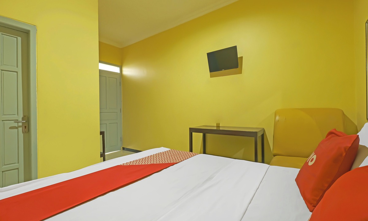 Salatiga Hotel | OYO 92483 Hotel Kirana