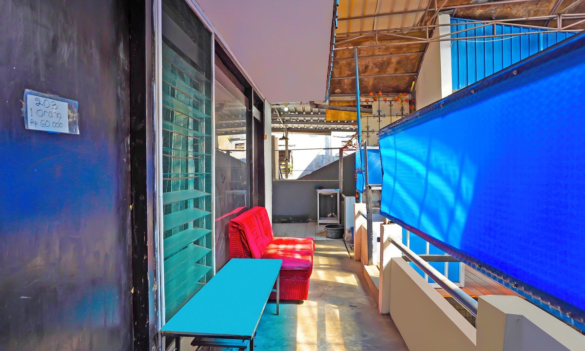 Gubeng Hotel | OYO Life 92651 Meir E-homestay Syariah