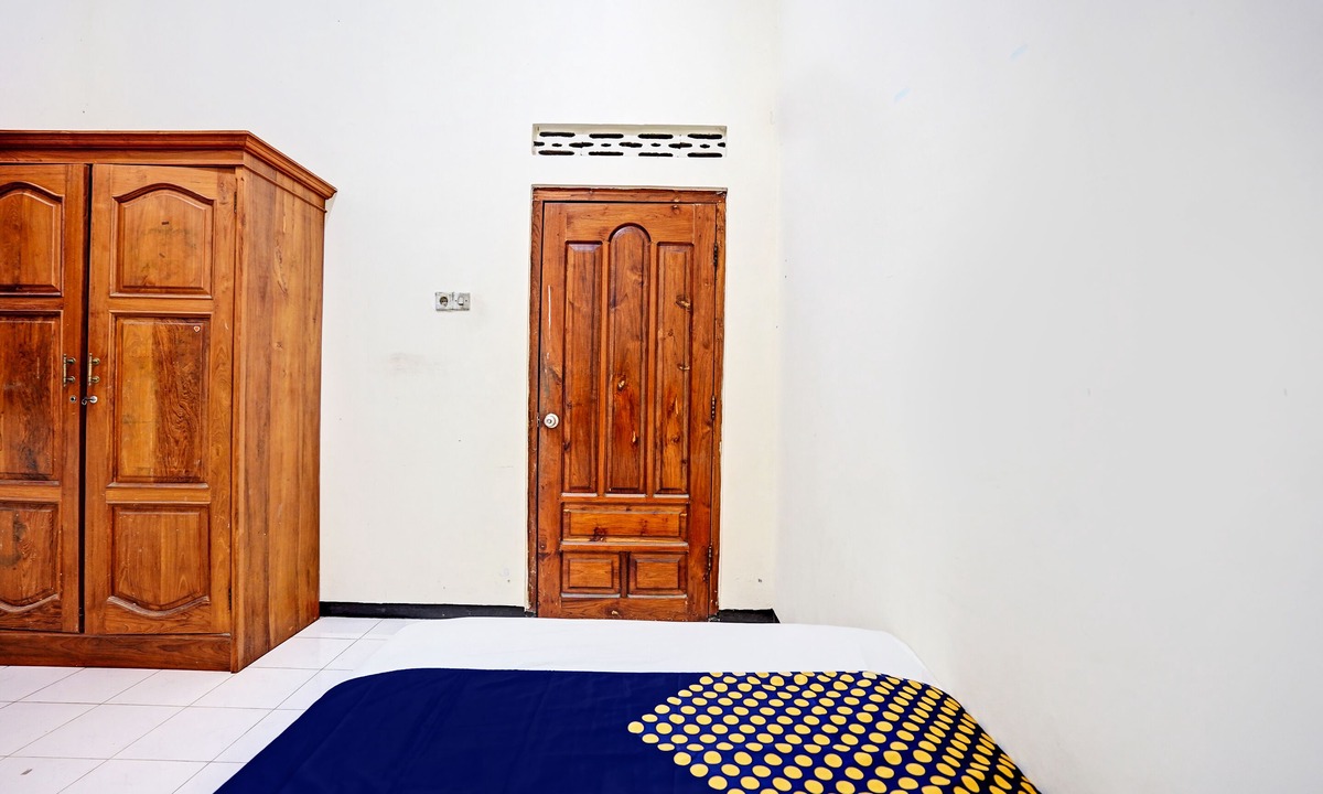 Tuban Sub-District Hotel | OYO Life 92785 Wisma Trubus Syariah