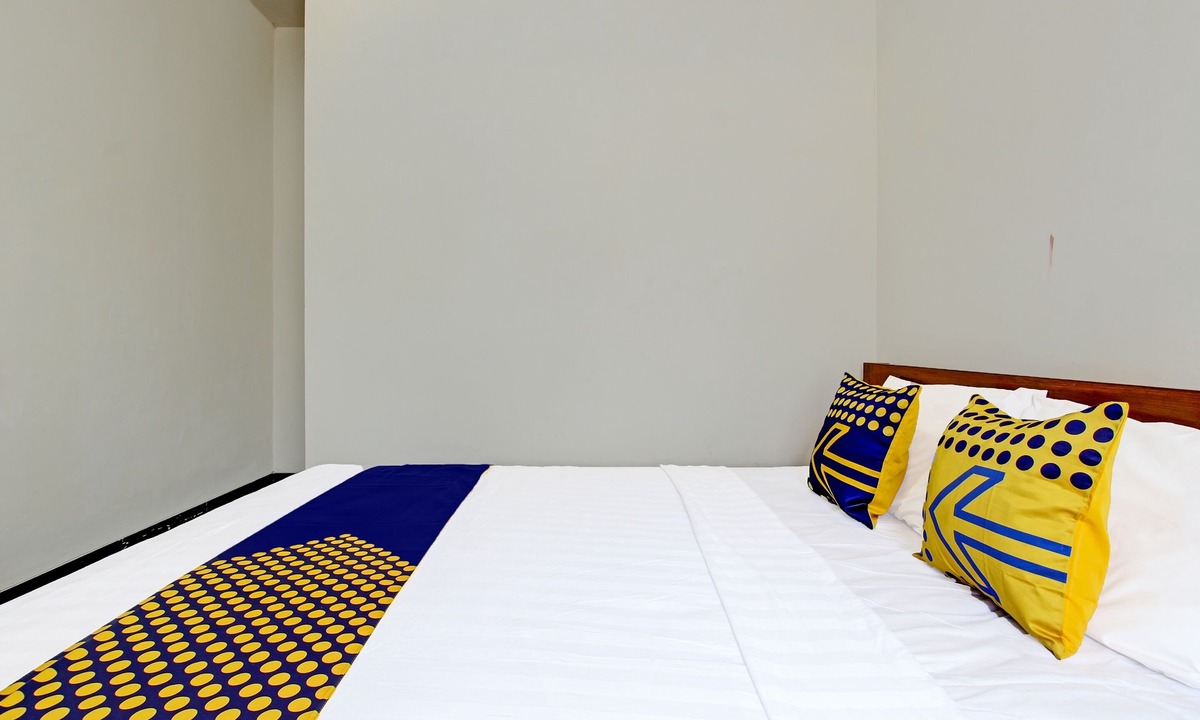 Karanganyar House | SPOT ON 91709 Aster Hotel Syariah