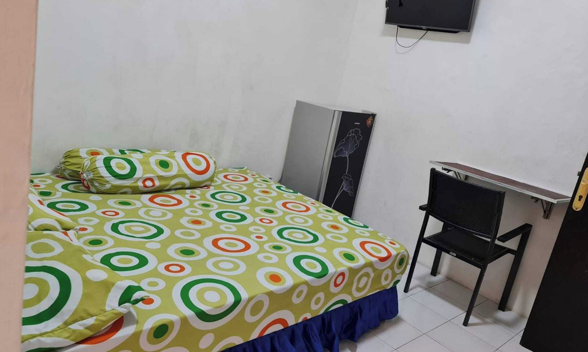 Gubeng Hotel | OYO Life 92191 Omah Dewe Syariah