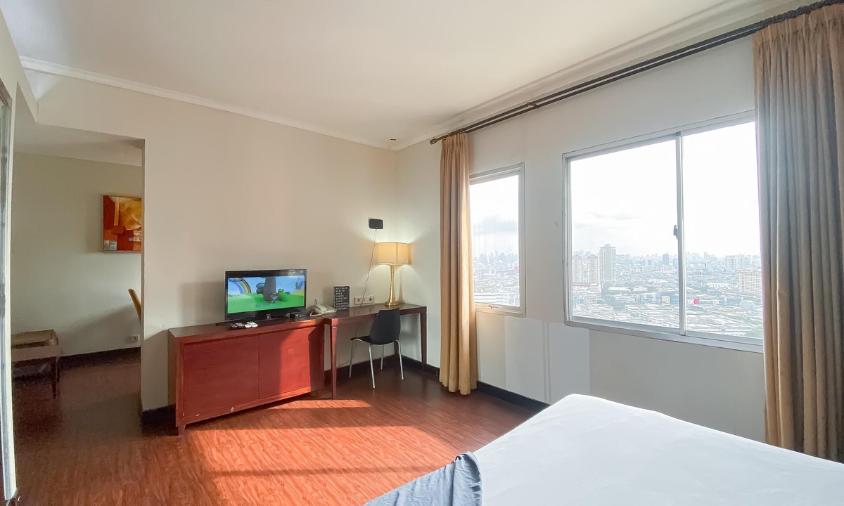 Old Jakarta Apartment | 1BR Queen Bed at Ancol Marina Apartment near Dufan