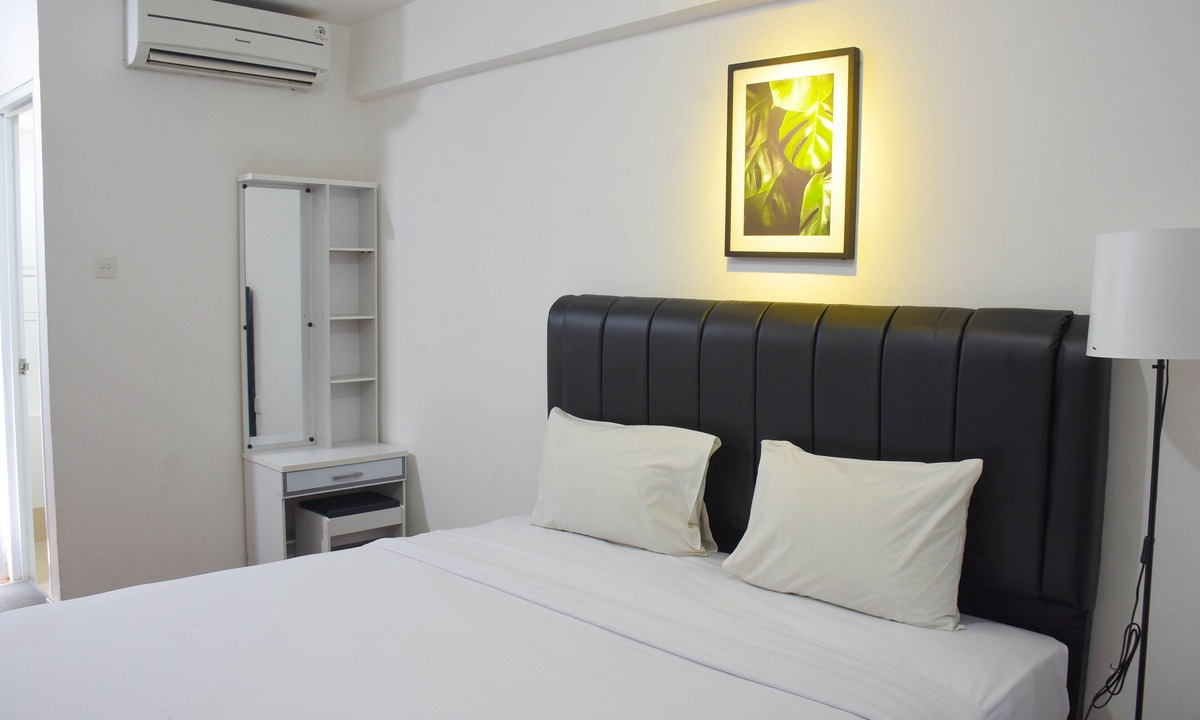 Jatinegara Apartment | Elegant and Comfy Studio at Bassura City Apartment