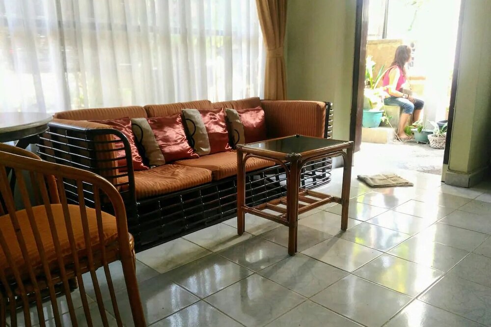 Kuta Selatan House | Widi House Nusa Dua -- sleeps six, near bay and beaches