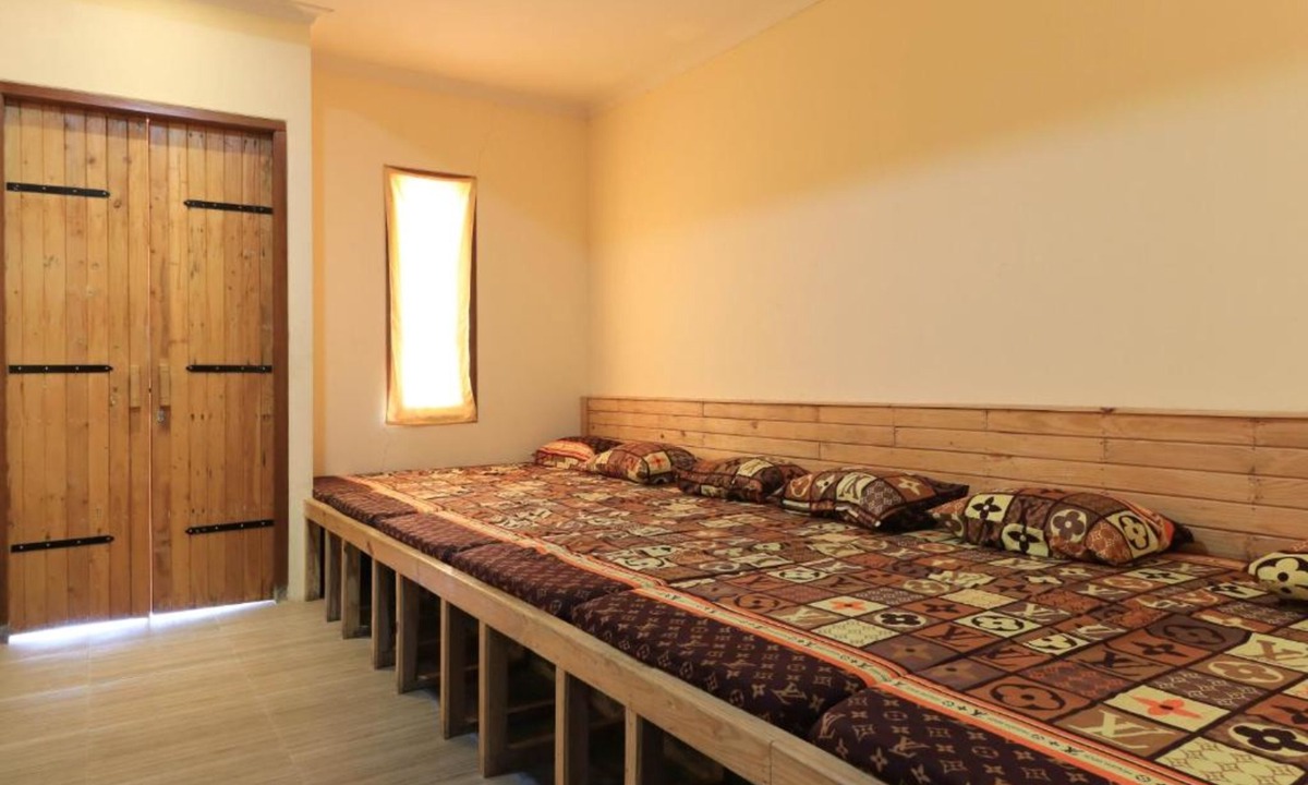 Pacet Hotel | IMK Inn by Obech