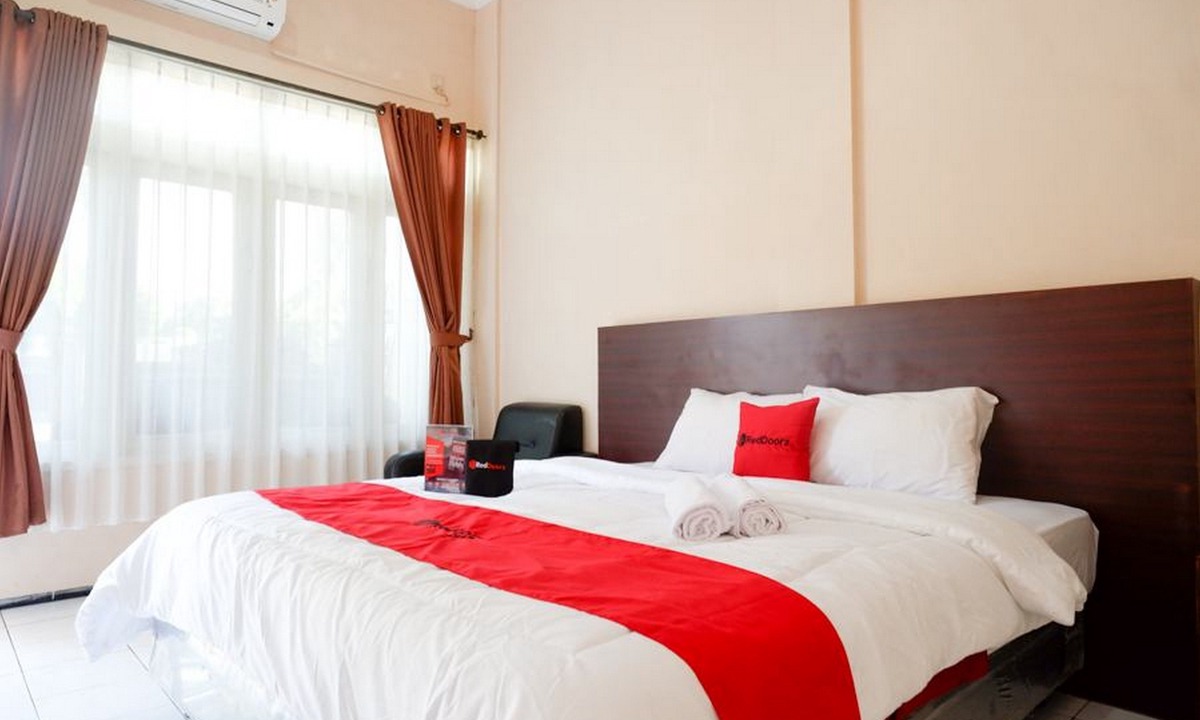 Cilacap House | RedDoorz Plus near Stadion Wijaya Kusuma