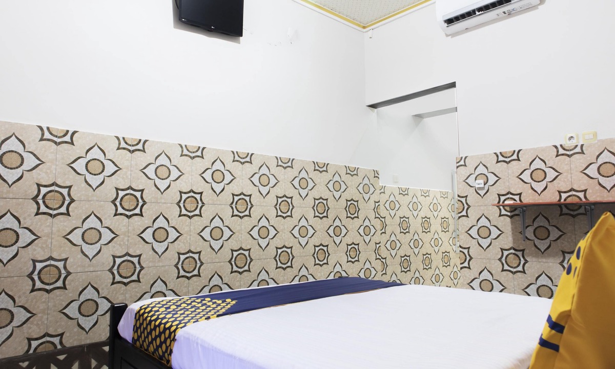 Kupang Hotel | OYO 2518 Wilma Hotel Ii Premier