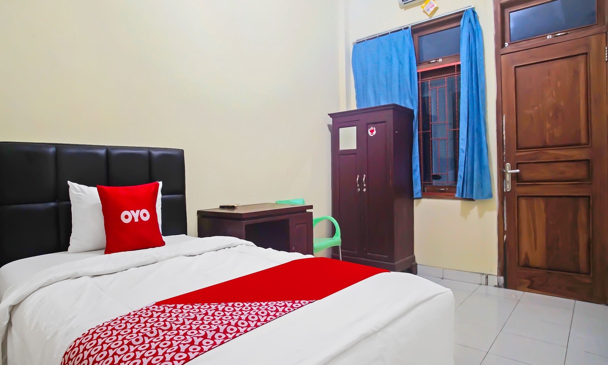 Metro Hotel | OYO 1804 Guest House Oema'h Opa