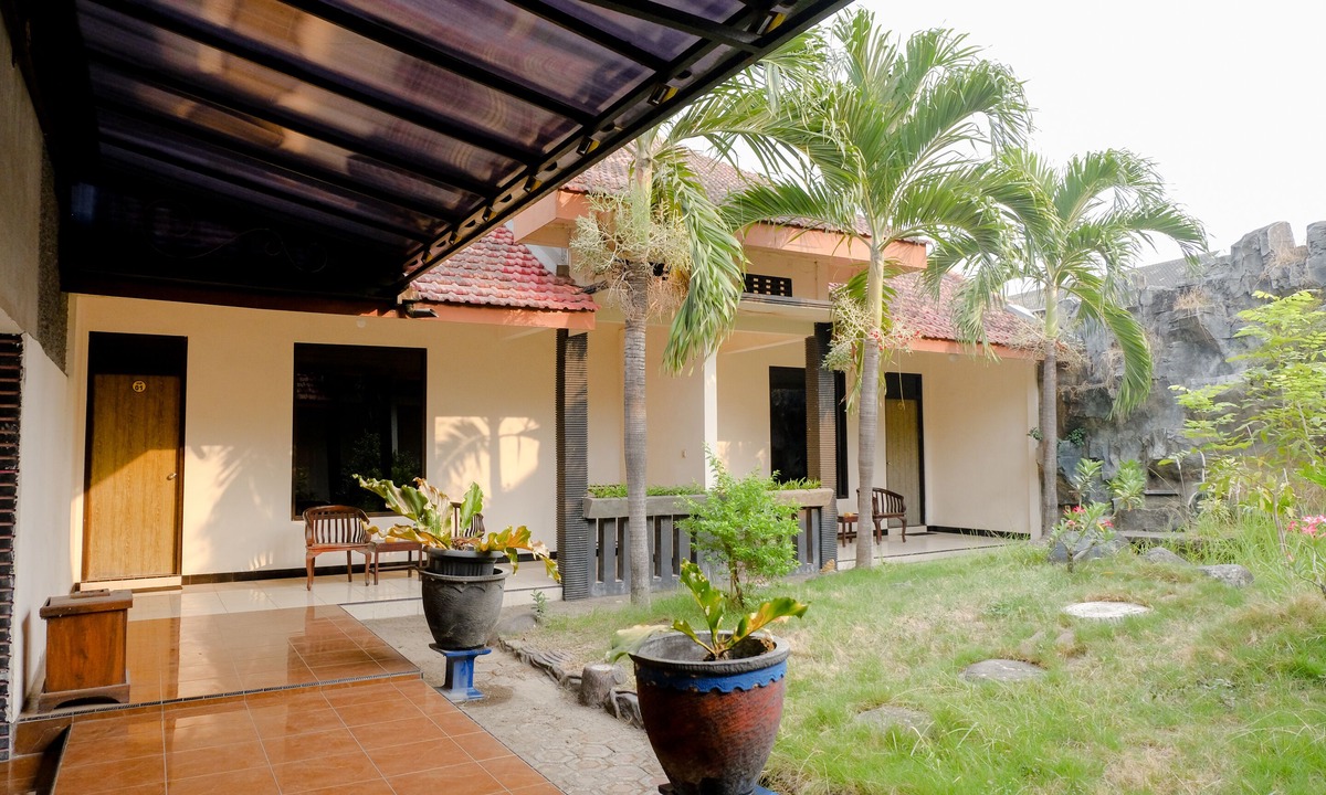Peterongan Hotel | OYO 1971 Hotel Dewi