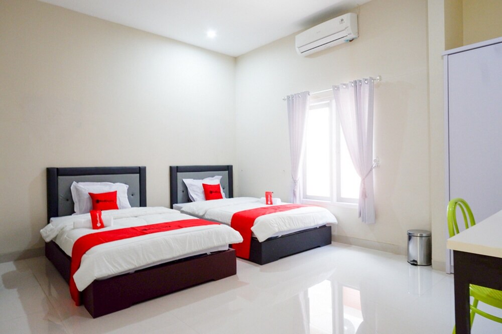 Purwokerto Hotel | RedDoorz Syariah near RSUD Margono Purwokerto