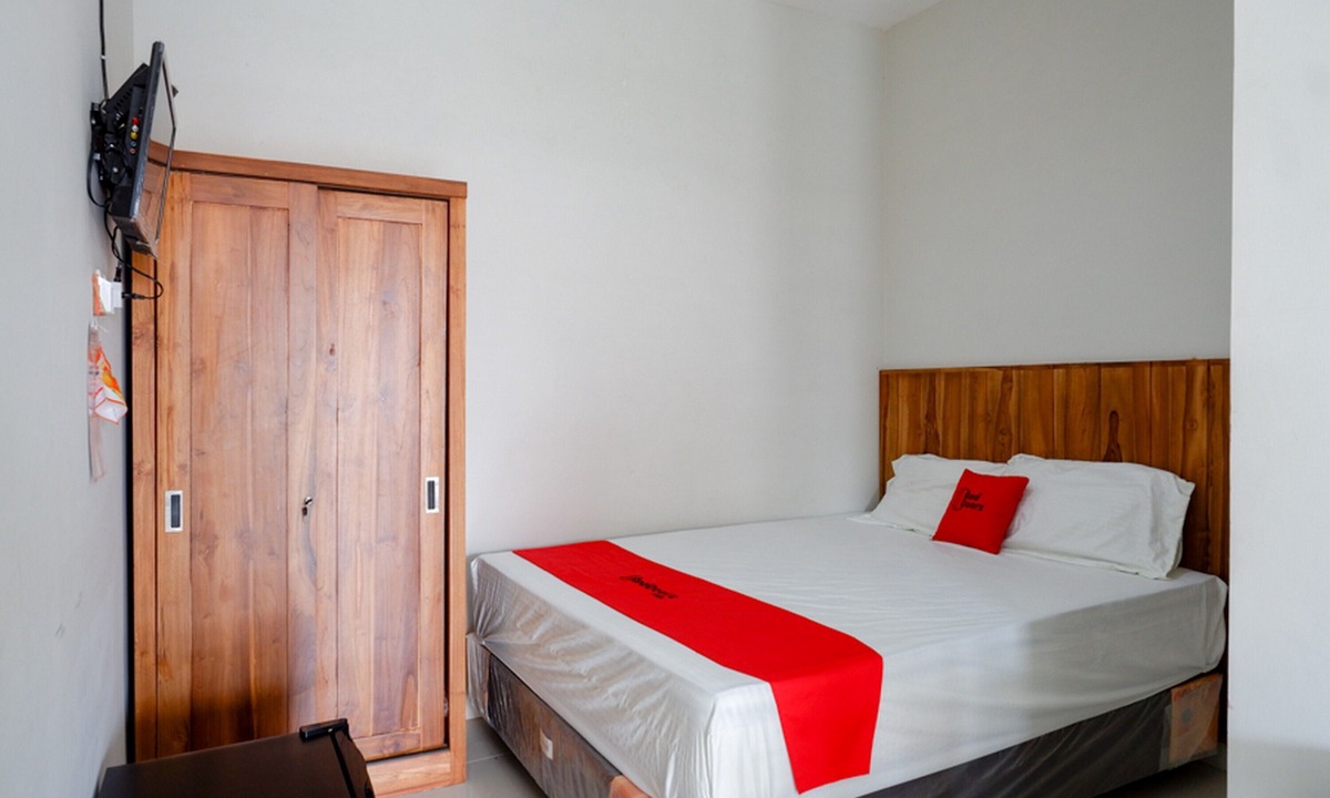 Tegal House | RedDoorz Plus Syariah near Stasiun Tegal 2