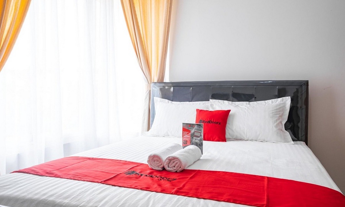 South Tangerang House | RedDoorz near Siloam Karawaci 3