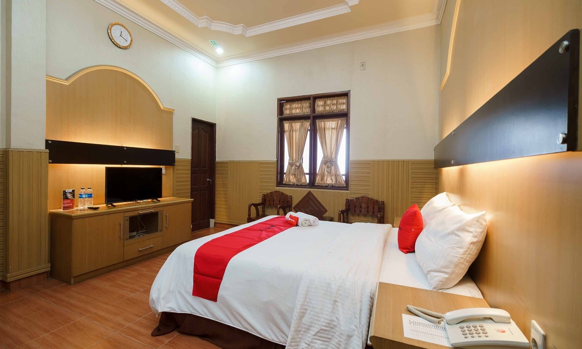 Pematangsiantar Hotel | RedDoorz near RS Harapan Pematangsiantar