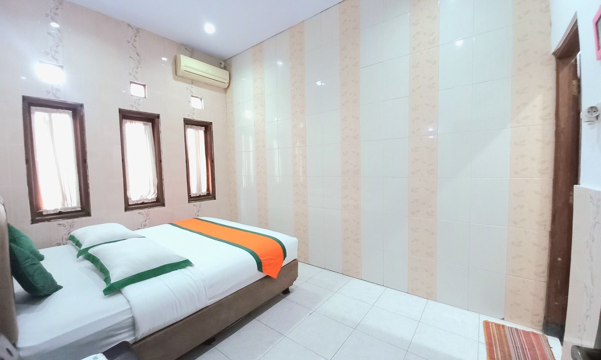 Mlati Villa | Homestay Jogja dekat Taman Pelangi by Simply Homy