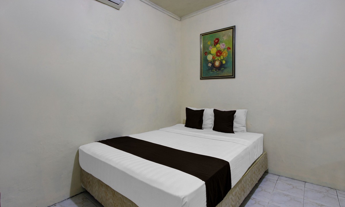 Surakarta Hotel | Hotel O near Kampung Batik Kauman former