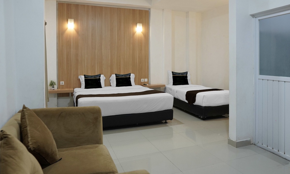 Padang Hotel | Townhouse Oak Polamas Residence