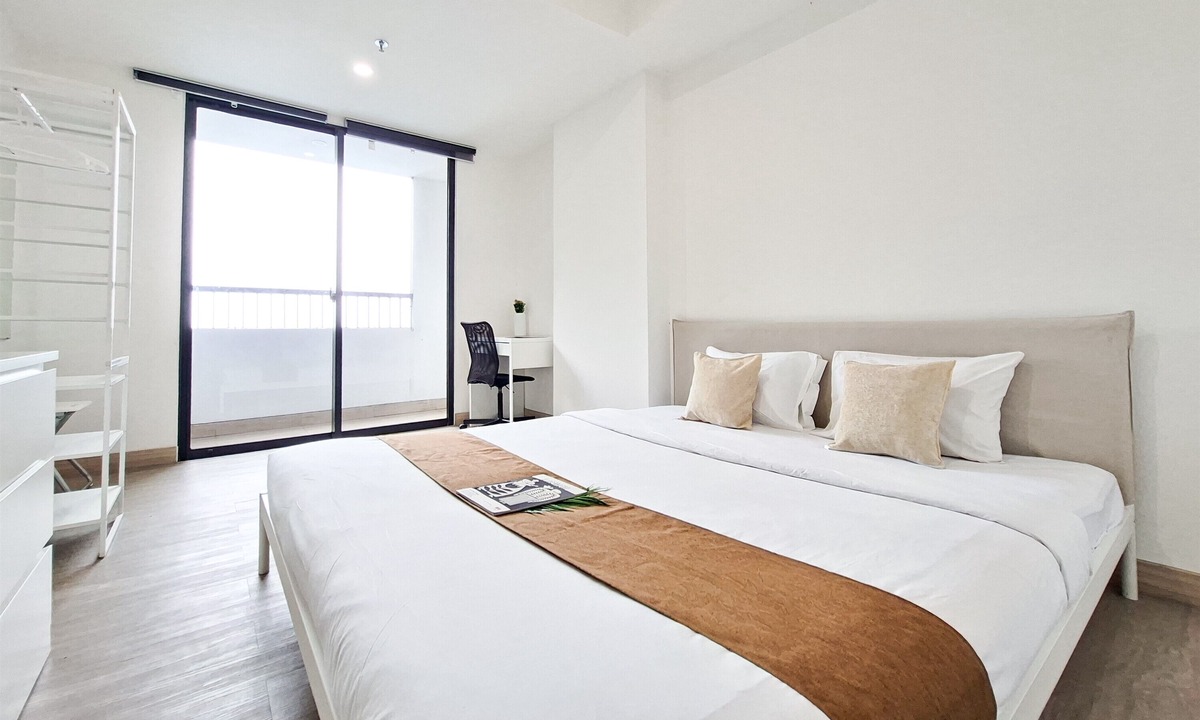 Panunggangan Utara Apartment | Homelike And Relaxing Studio Apartment Collins Boulevard