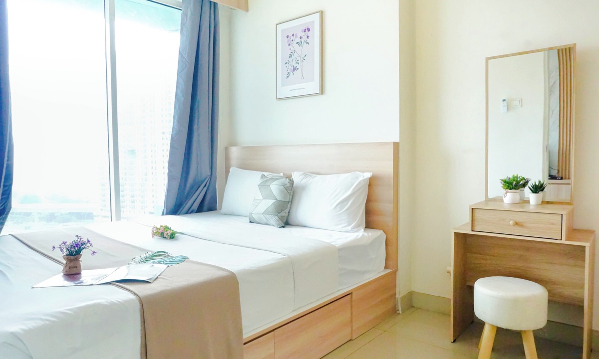 Pekayon Jaya Apartment | Homey White 2Br At Grand Kamala Lagoon Apartment