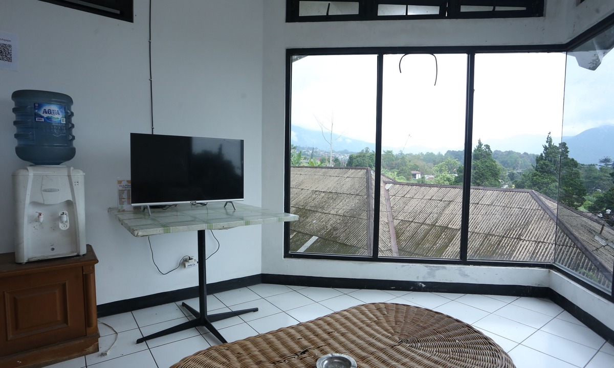 Cipanas Hotel | Villa Agape Near Puncak By ARBA