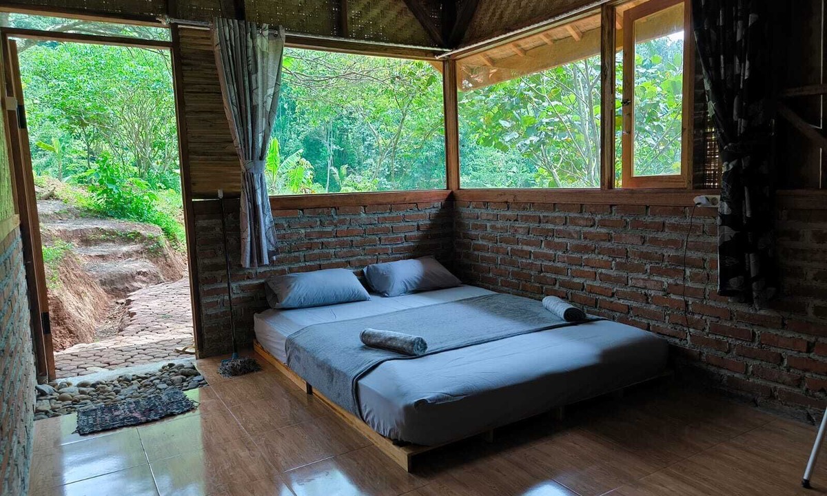 Cianjur Cabin | OZ Cabin by Farmstay Managel