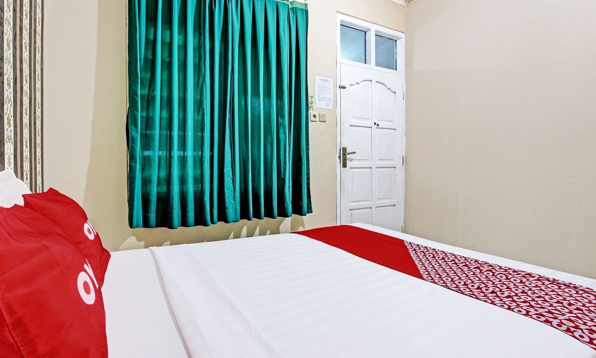 Wonogiri Hotel | OYO 92287 Hotel Aji Mantoro
