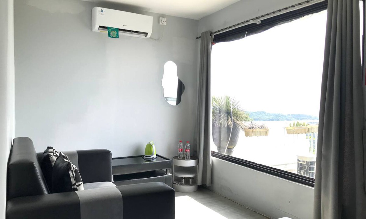 Srimulyo Hostel | Contana By Travelink