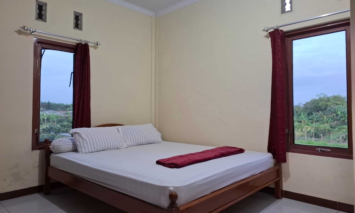 Sleman Hotel | OYO 94245 Alya Homestay Syariah
