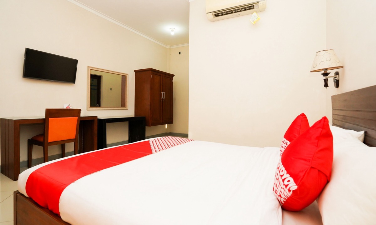 Probolinggo Hotel | Capital O 1430 Hotel Ratna Syariah