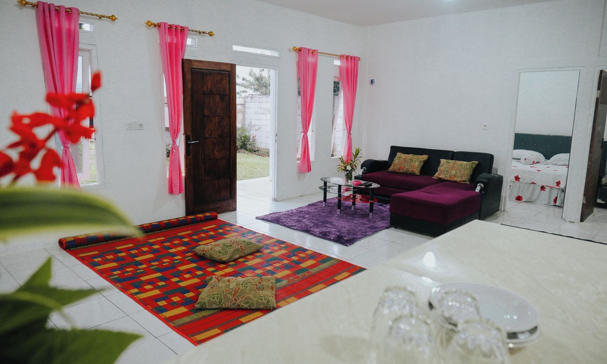 Megamendung Villa | homestay sembiring dua