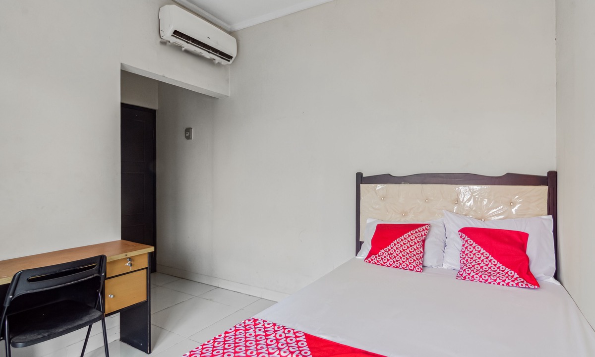 Jakarta Hotel | OYO 93500 Rizki Residence TOS Syariah Near PT Bank KB Bukopin Tbk