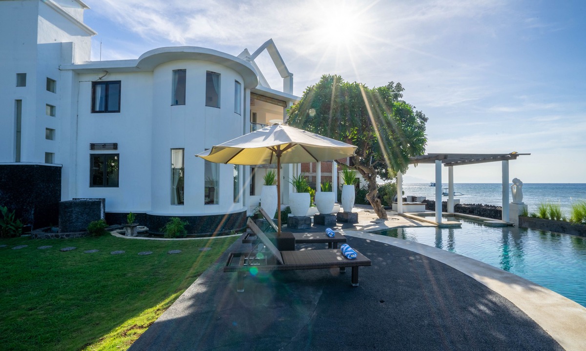 Lovina Villa | Lawira Beach Villa Lovina