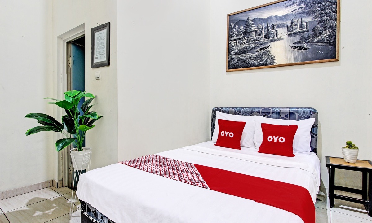 Rembang Hotel | OYO Life 92184 Mr Brown Homestay