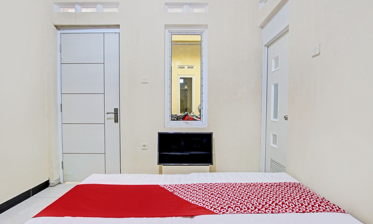 Muncar Hotel | OYO Life 93034 Ayri Home