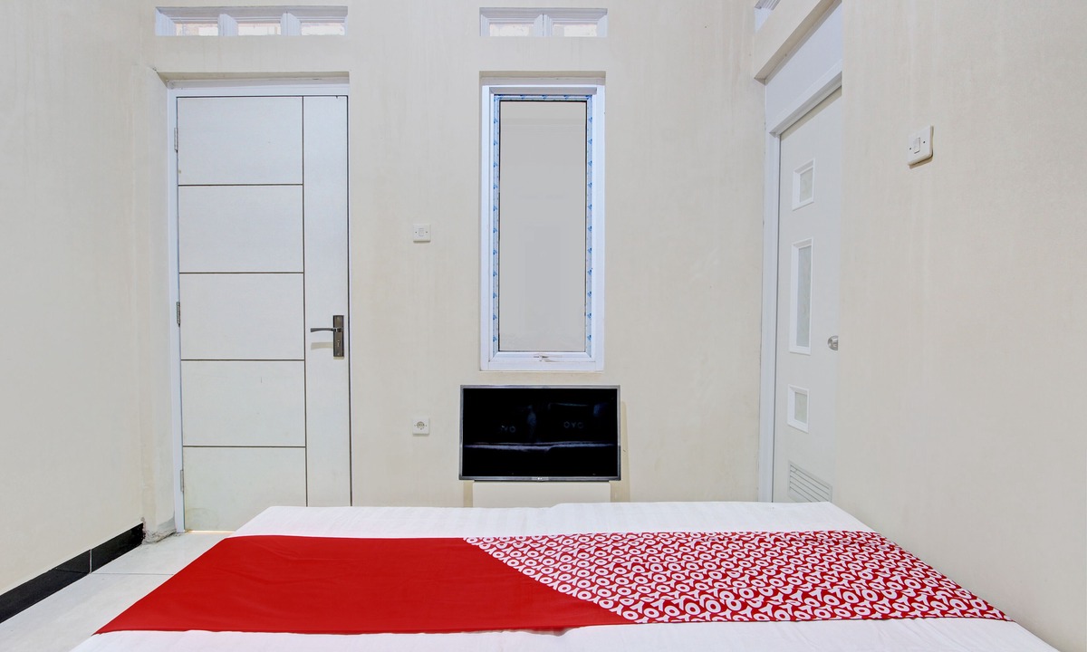 Brebes Hotel | OYO 93208 Guest House Cemara 2