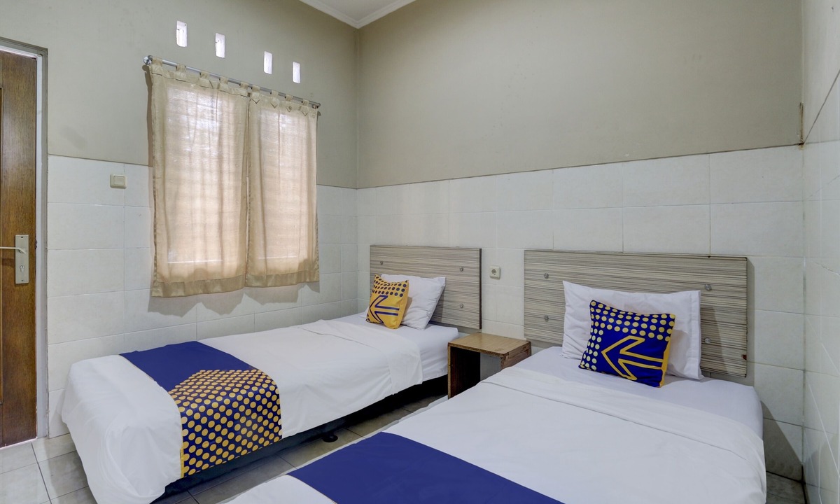 Ambarawa Hotel | OYO Life 90159 Puri Asoka Guest House