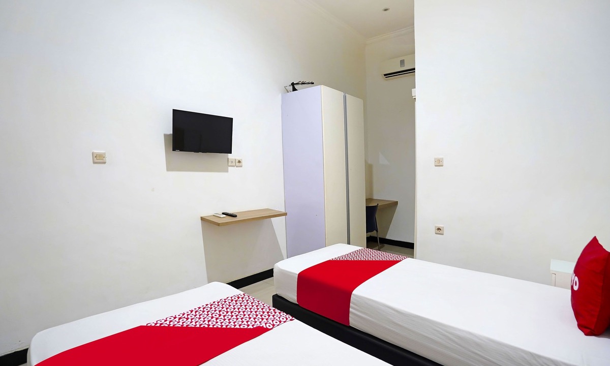Gubeng Hotel | Hotel O Ruby Homestay Syariah