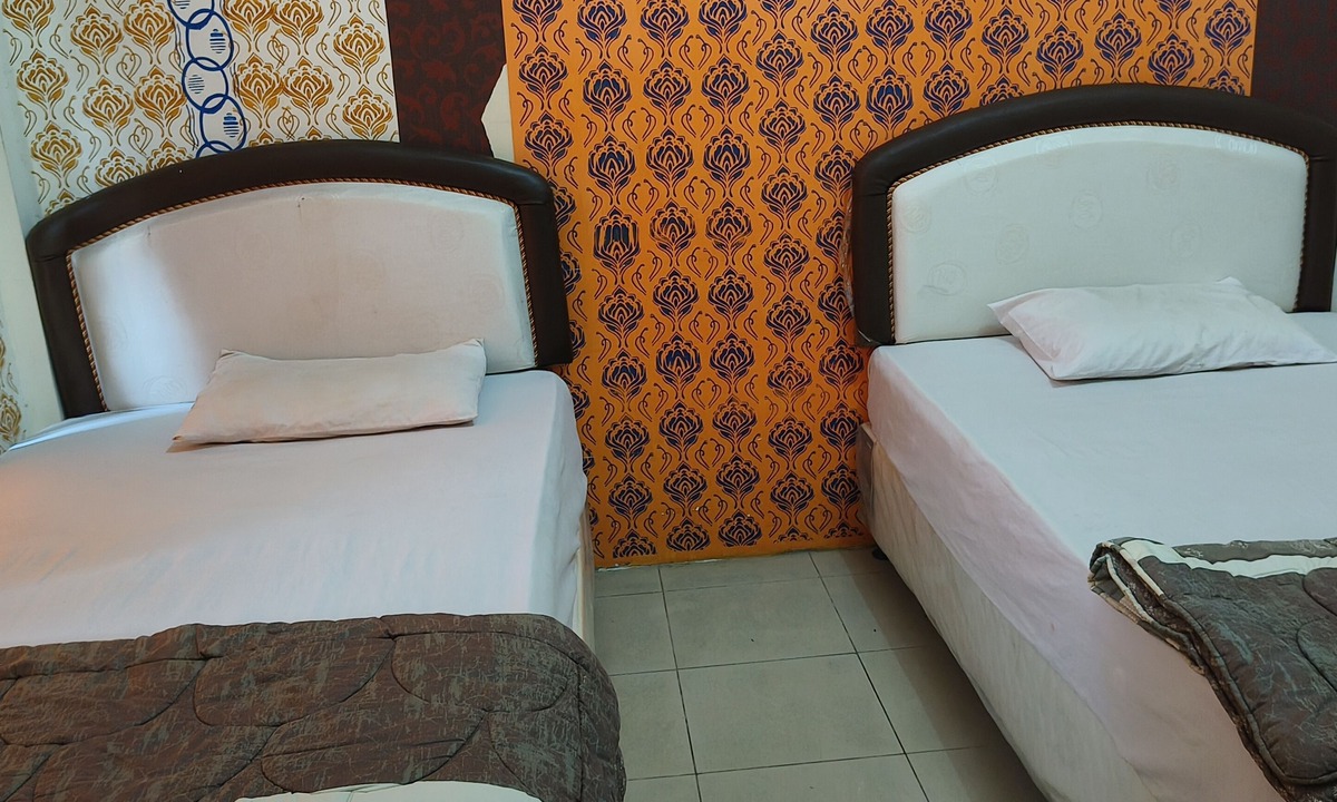 Banjarmasin Hotel | Hotel O Wisma Hamalau SyariahNearPulau Bromo Pedestrian Bridge